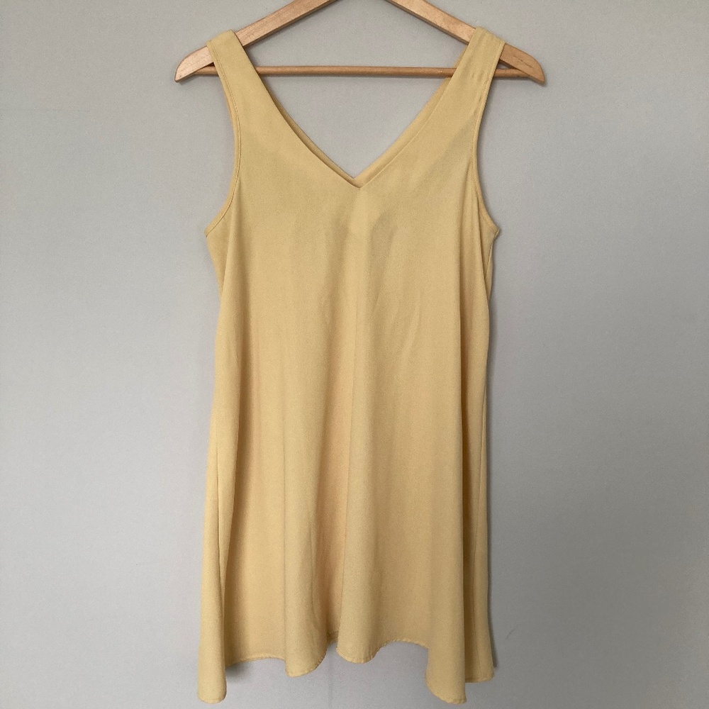 Forever 21 Pastel Yellow Small Sleeveless V-Neck Lightweight Dress